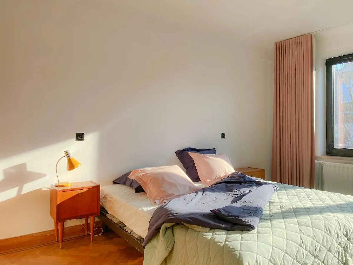 Family Floor - La Couronne Oostende - Authentiek Appartement Met Veel Lichtinval Apartment