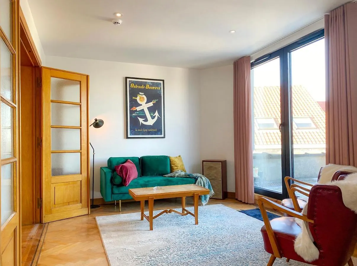 Family Floor - La Couronne Oostende - Authentiek Appartement Met Veel Lichtinval
